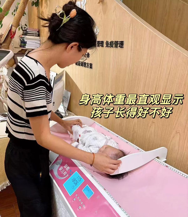 SH-3008嬰兒稱(chēng)體重專(zhuān)用秤應(yīng)用實(shí)拍